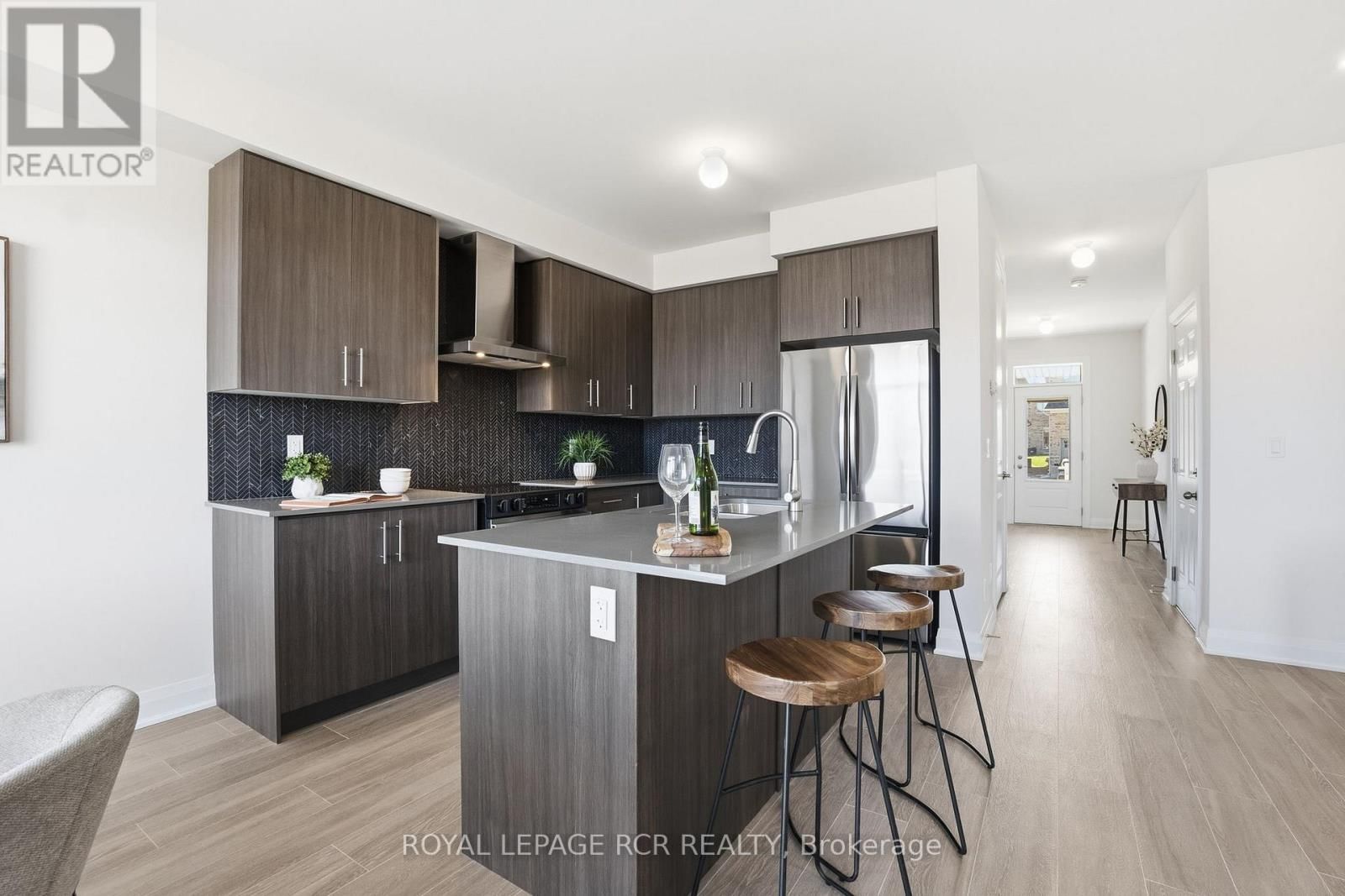 1350 DAVIS LOOP Image 14