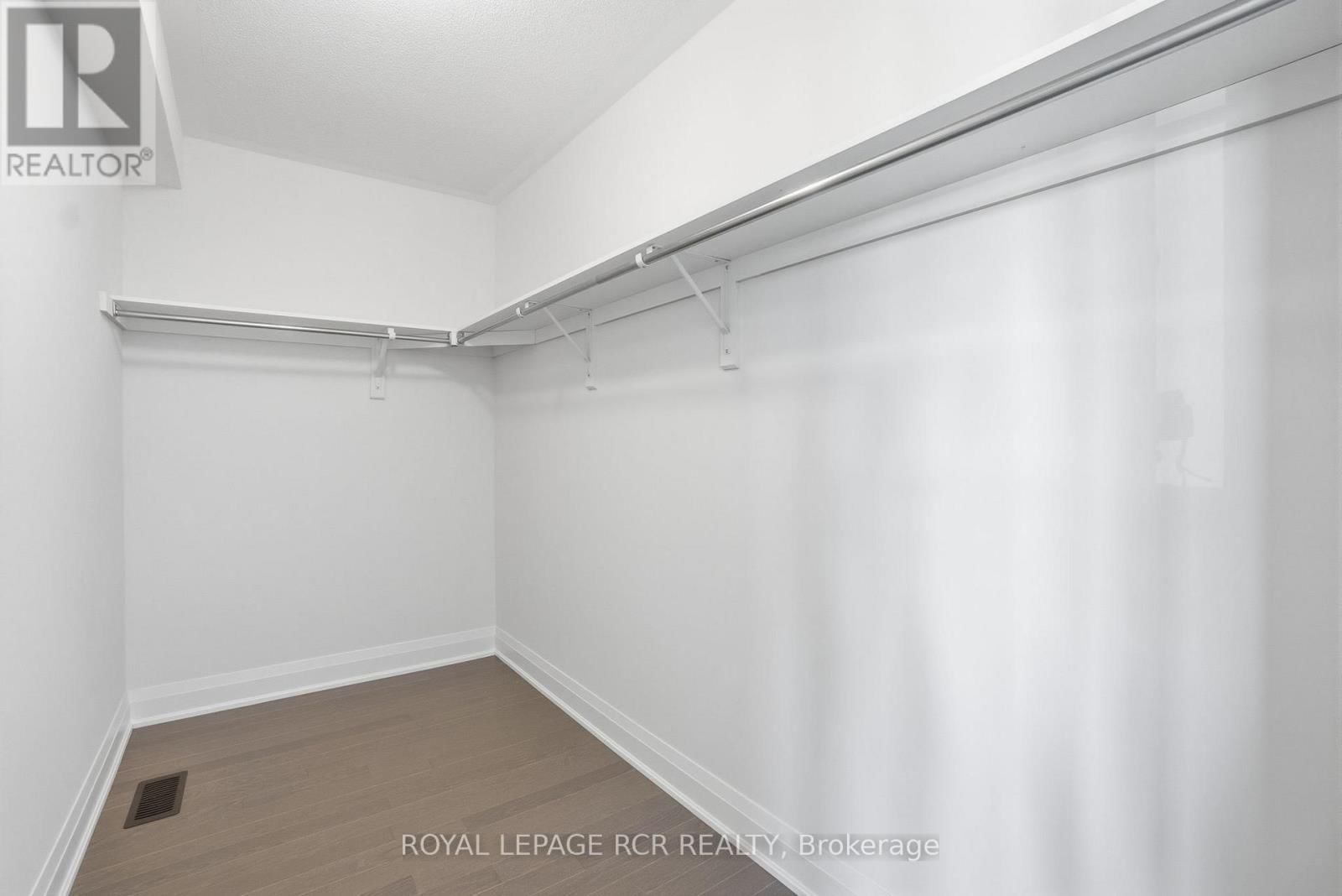 1350 DAVIS LOOP Image 25