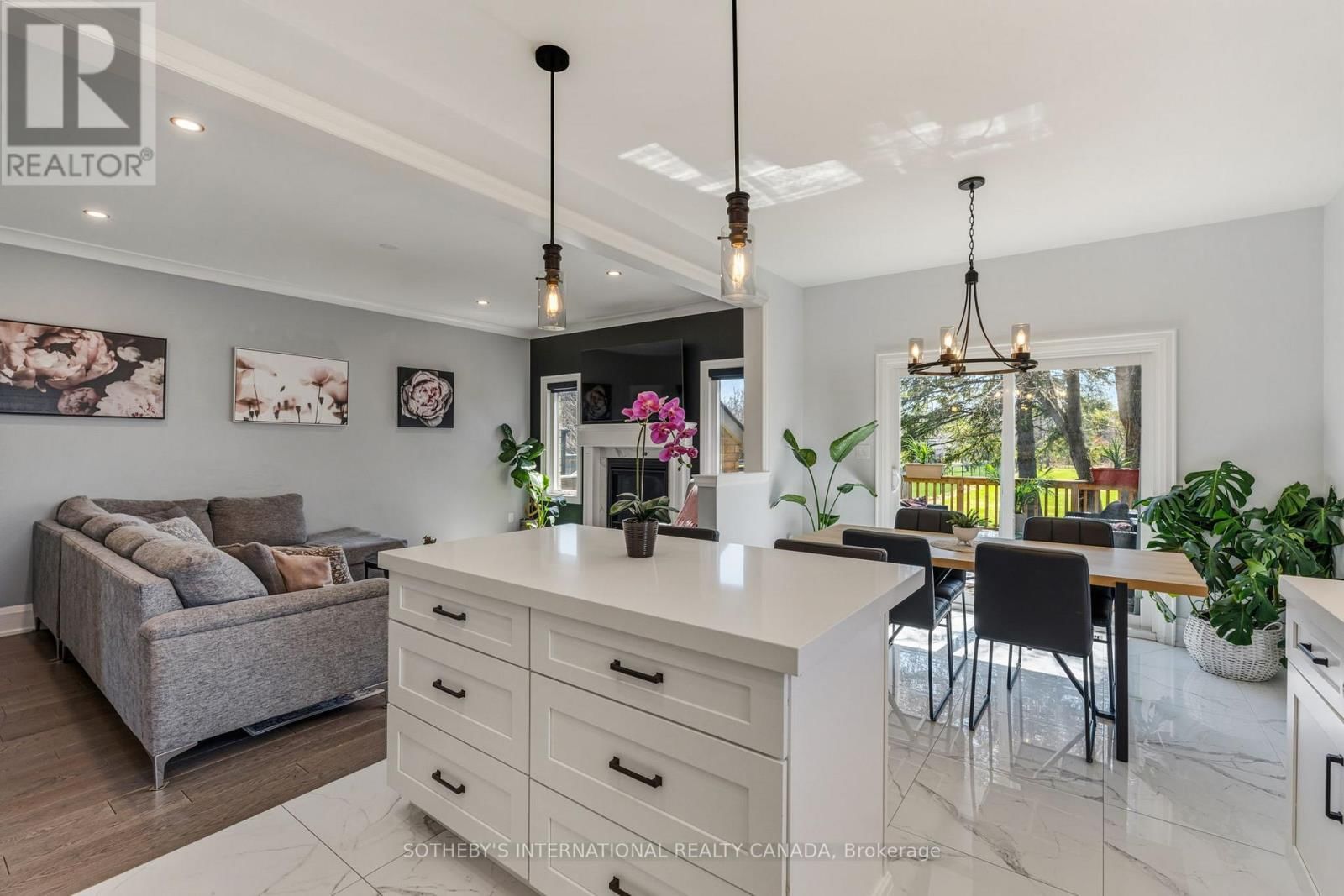 71 BURKE STREET Image 18