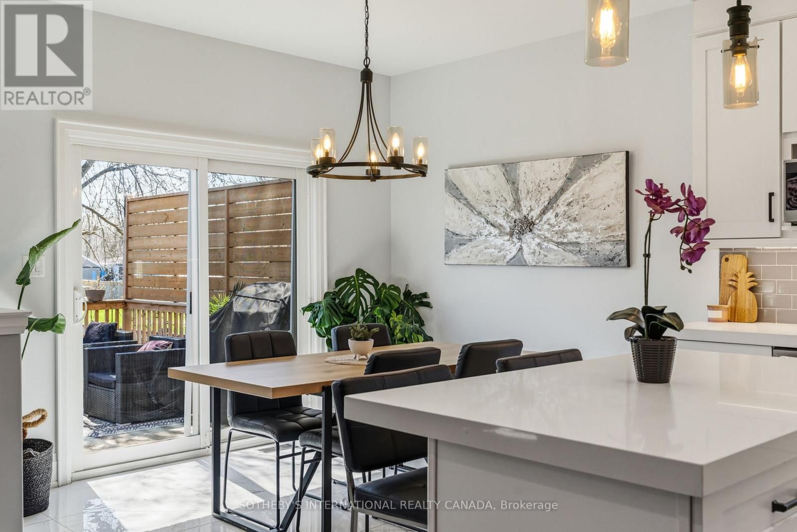 71 BURKE STREET Image 25