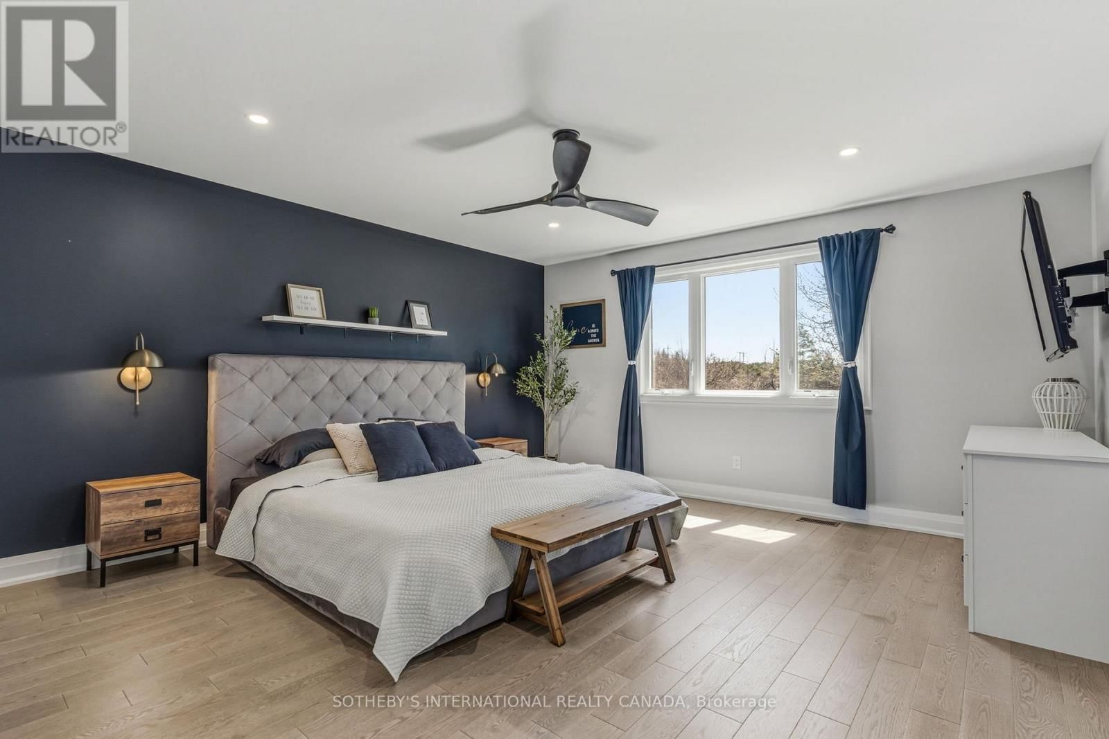 71 BURKE STREET Image 31