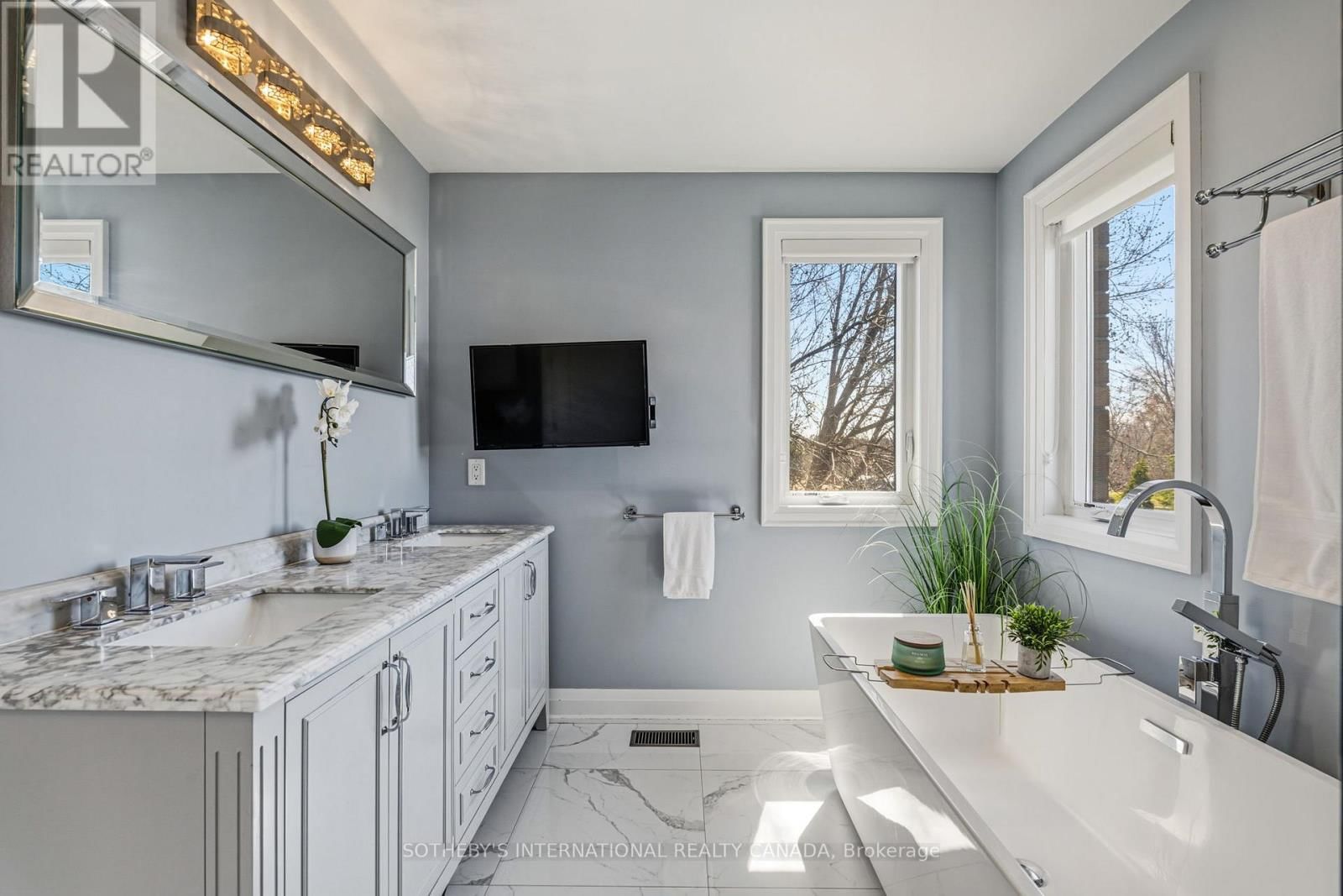 71 BURKE STREET Image 33