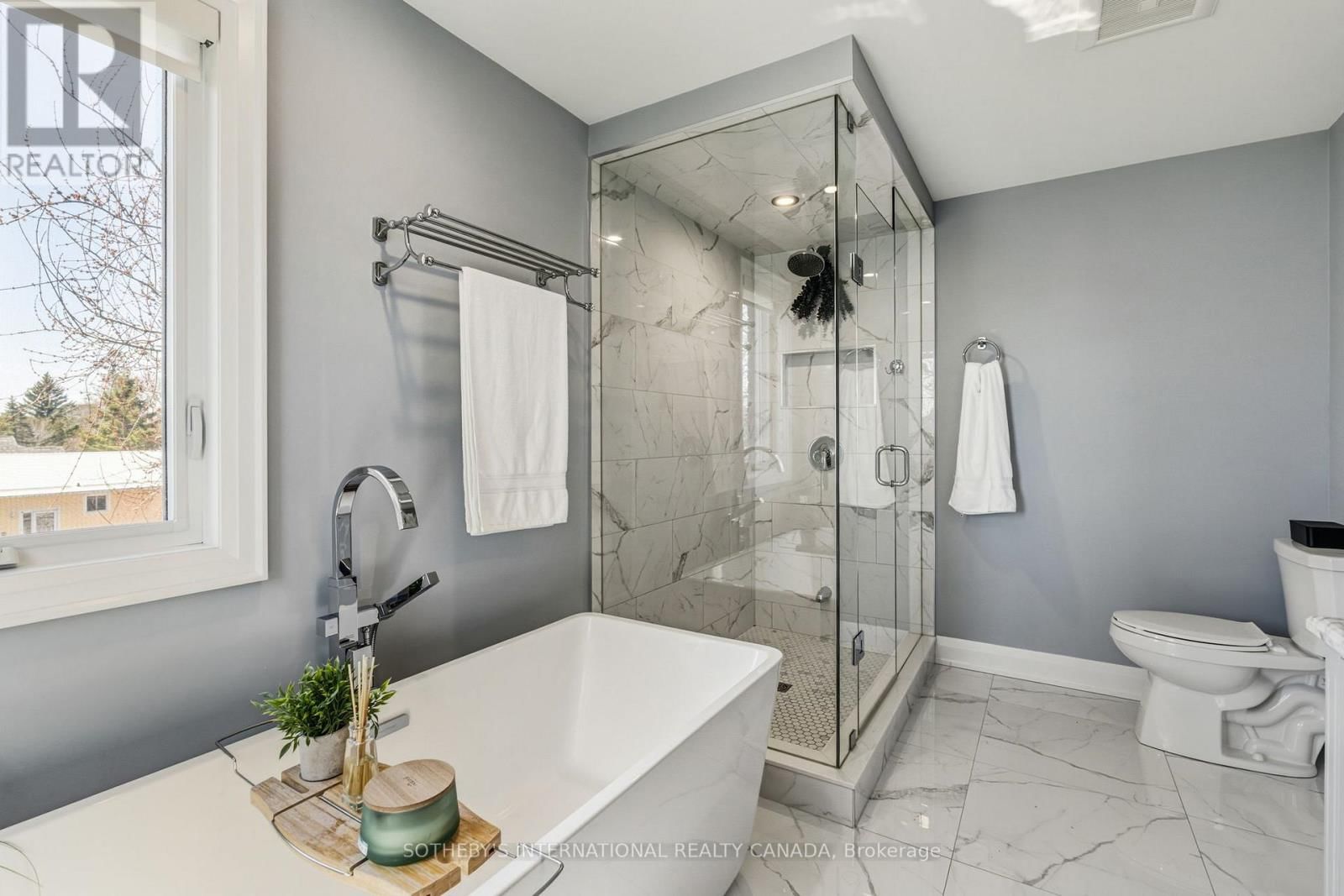 71 BURKE STREET Image 34