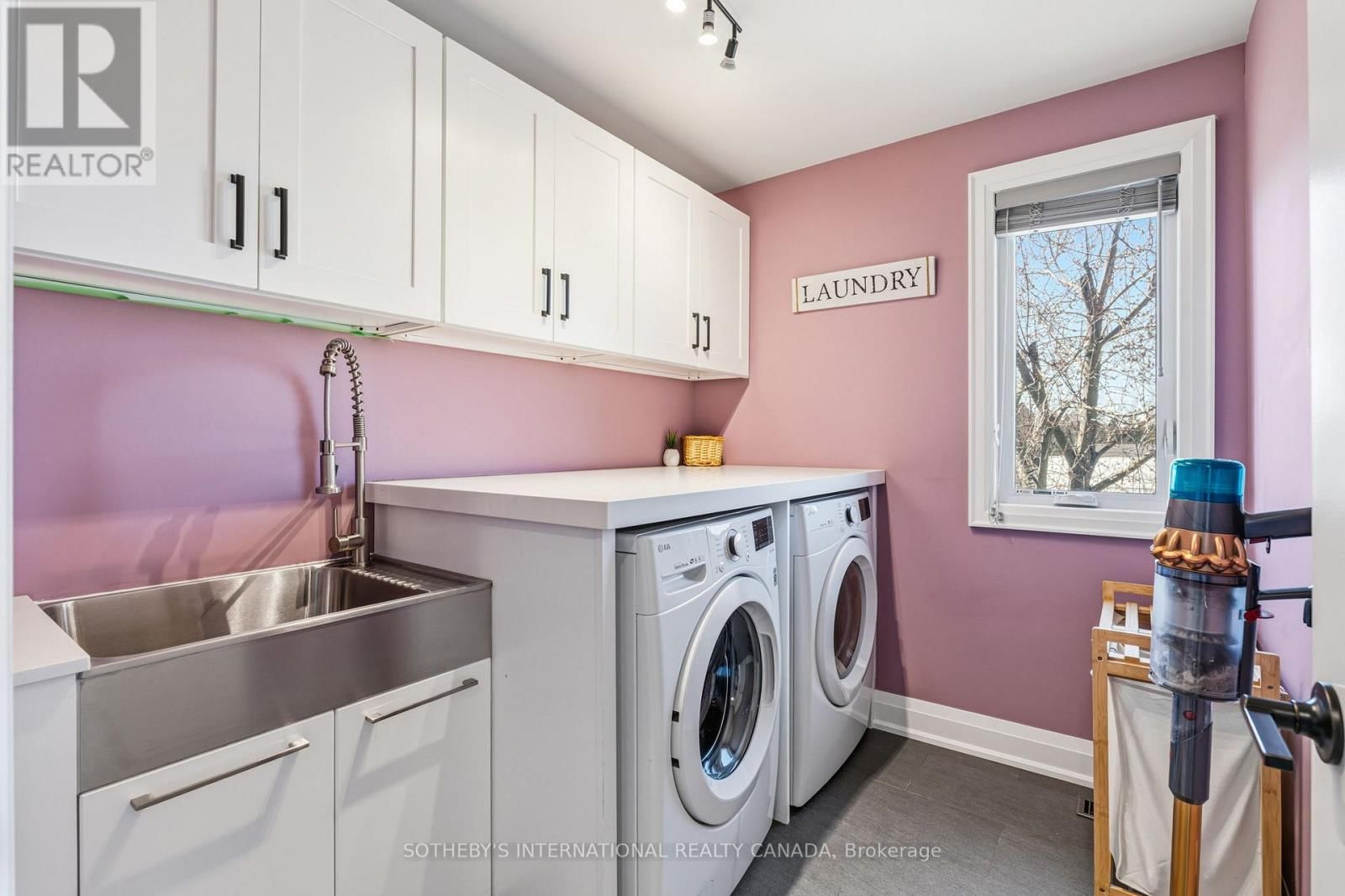 71 BURKE STREET Image 41