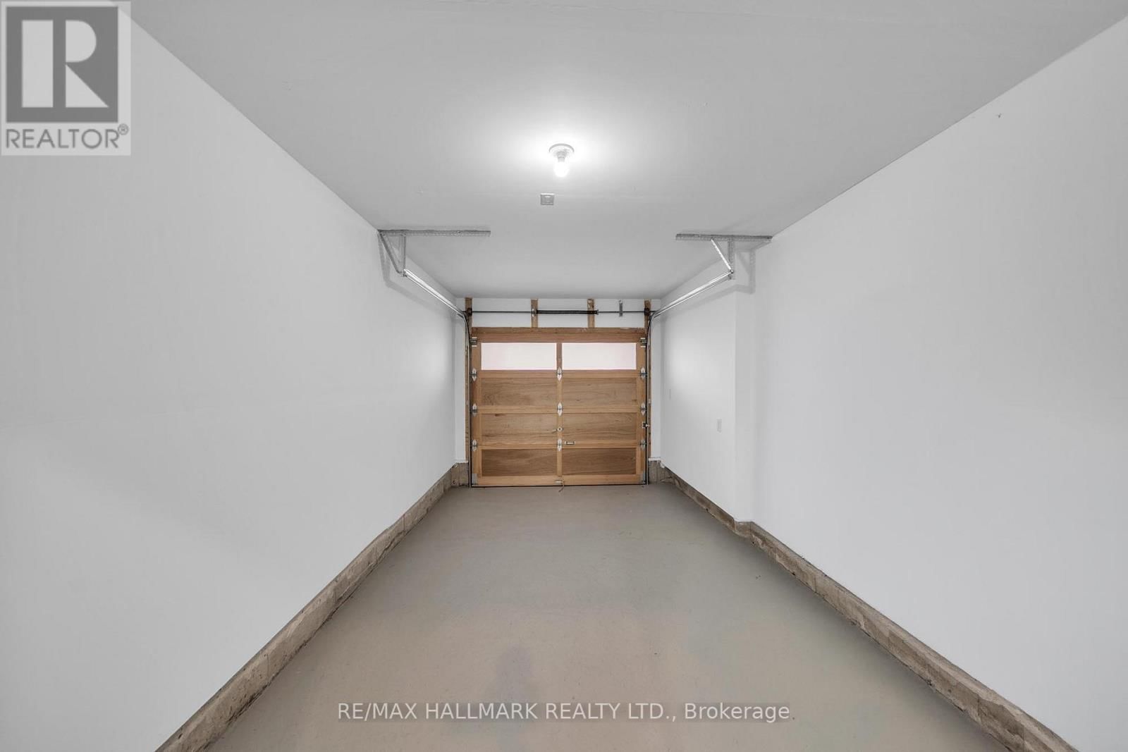 52 ALLURE STREET Image 12