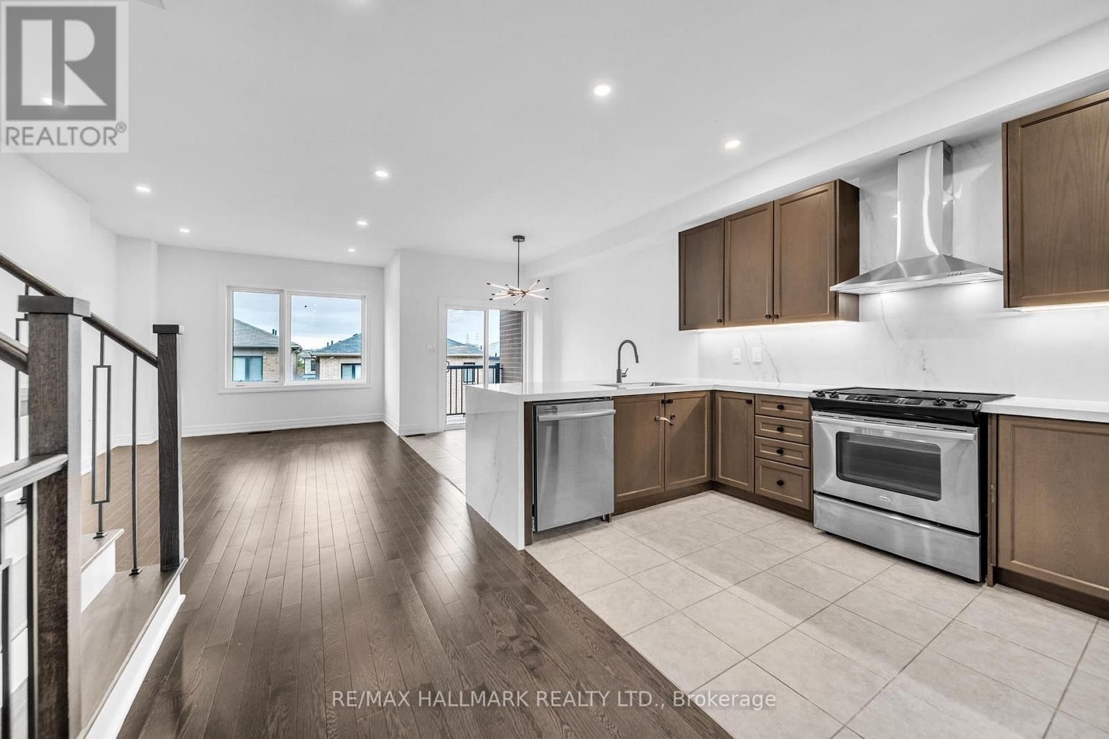 52 ALLURE STREET Image 13