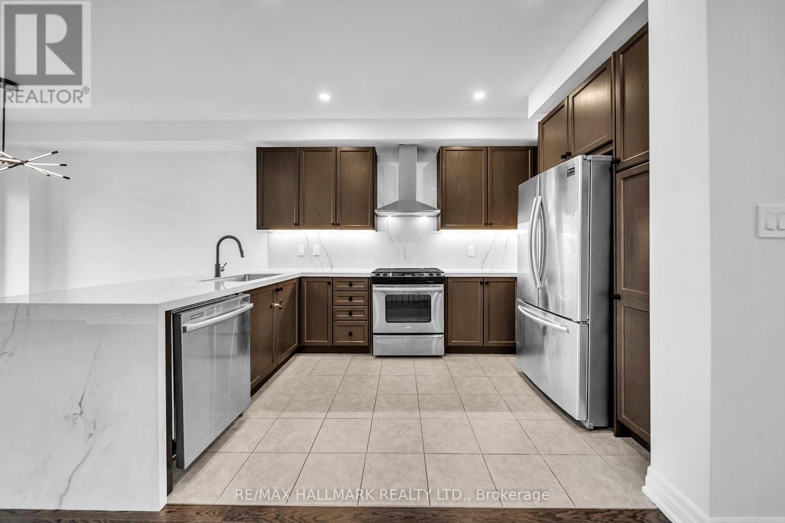 52 ALLURE STREET Image 14