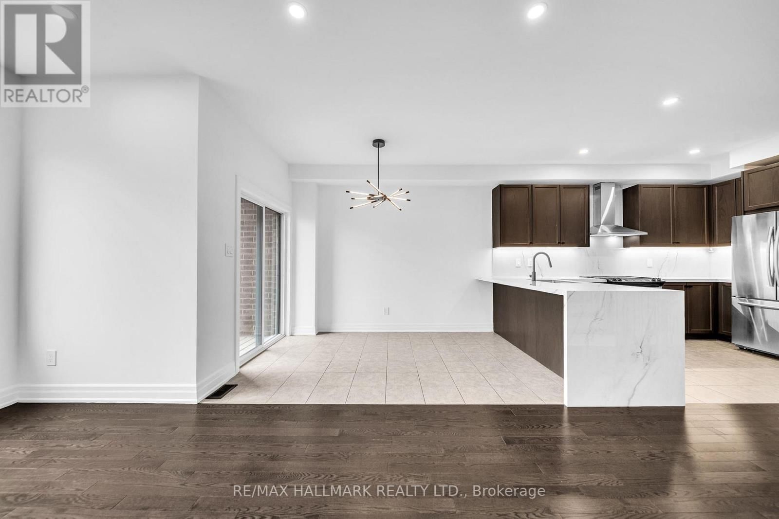 52 ALLURE STREET Image 16