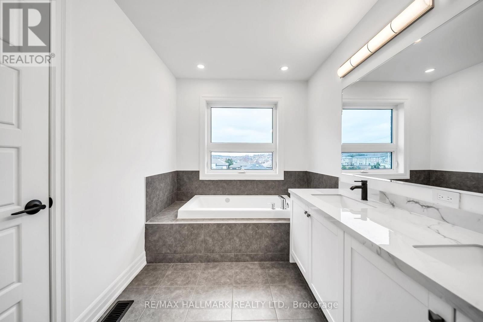 52 ALLURE STREET Image 31