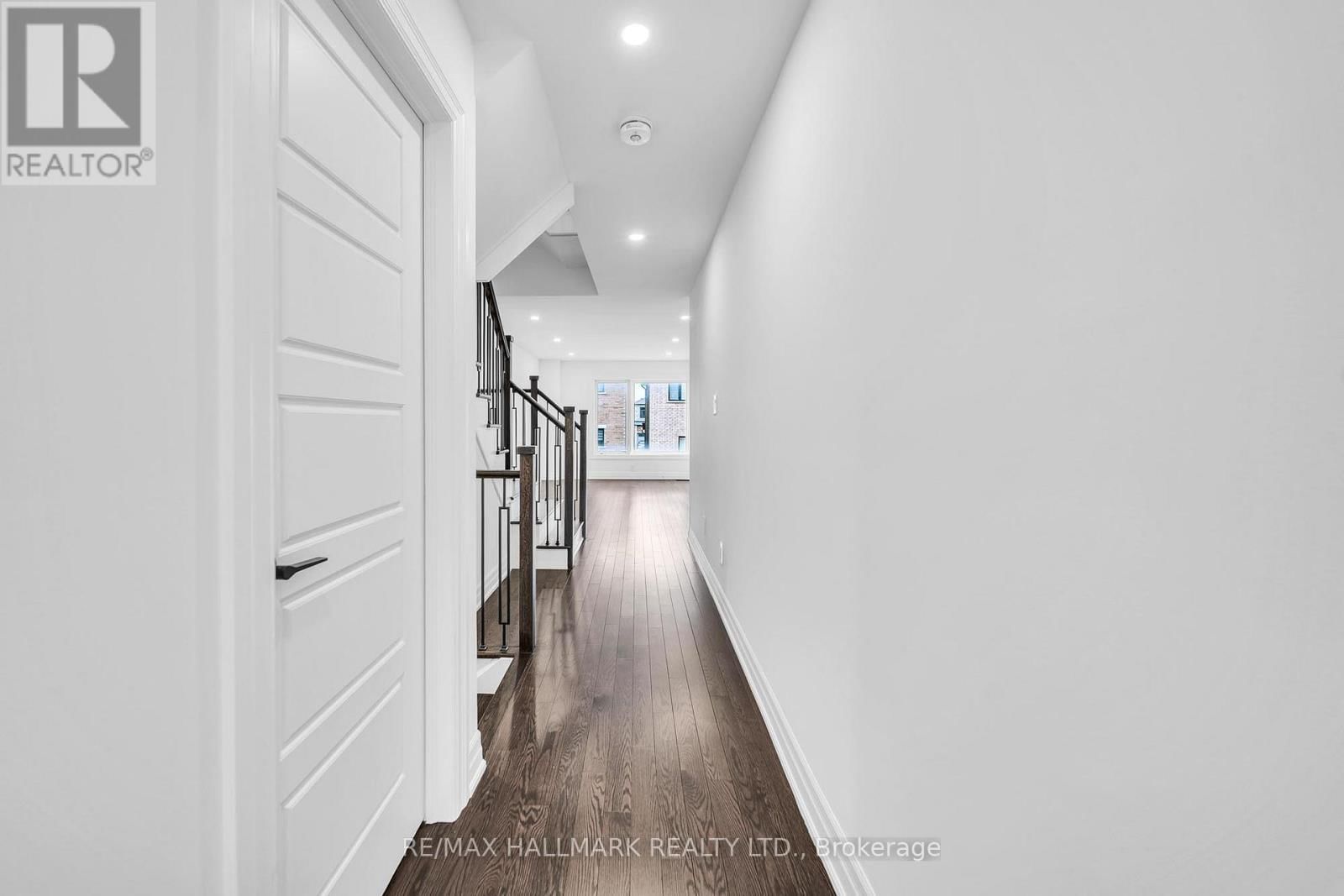 52 ALLURE STREET Image 5