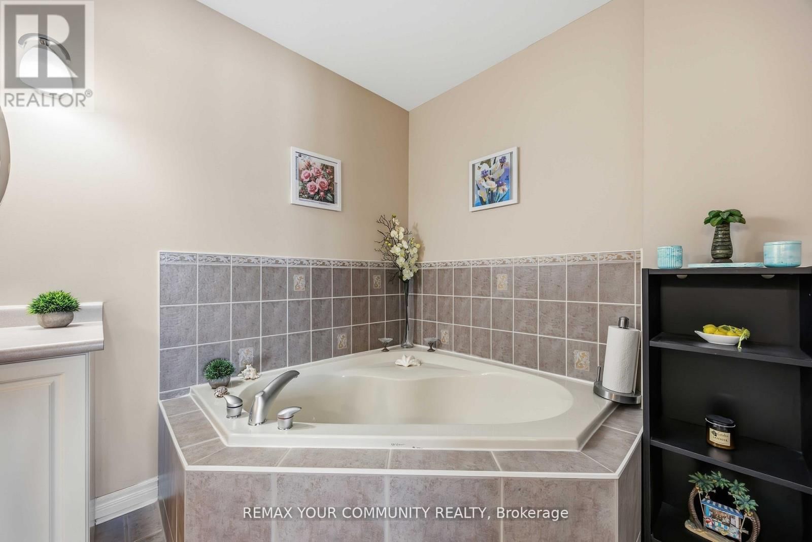 17 - 520 SILKEN LAUMANN DRIVE Image 37