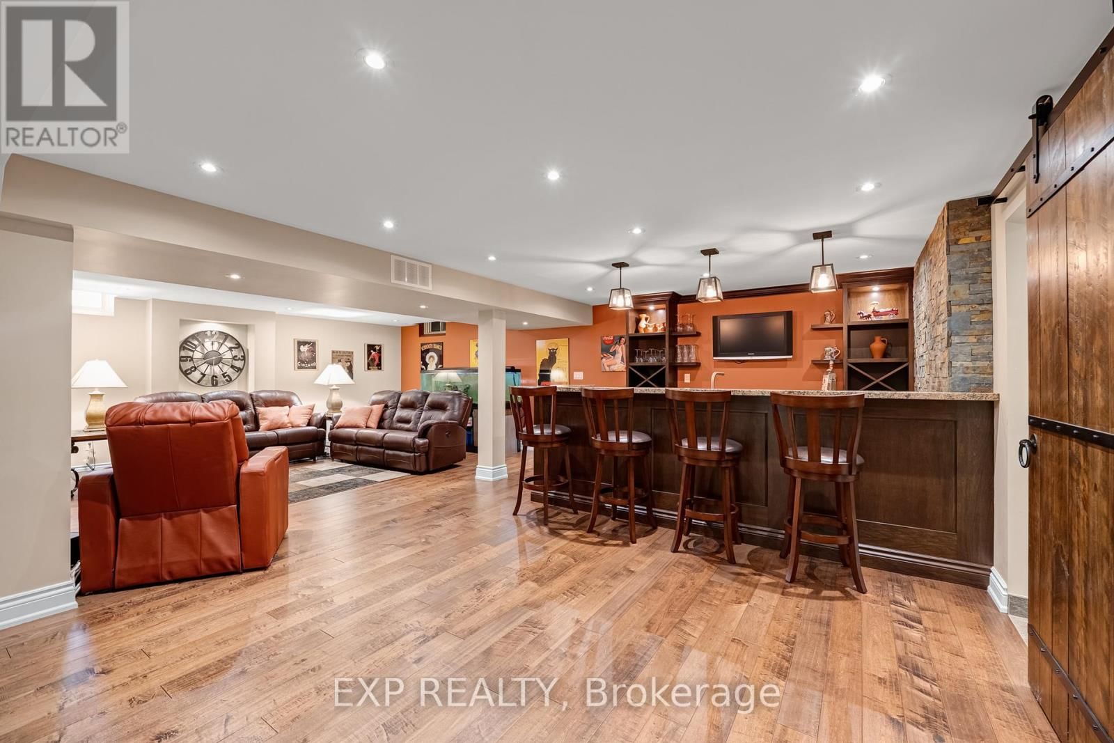 1063 SECRETARIATE ROAD Image 33