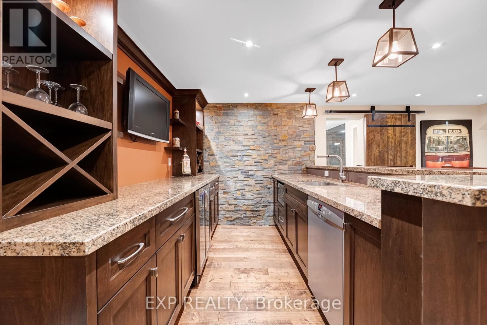 1063 SECRETARIATE ROAD Image 35