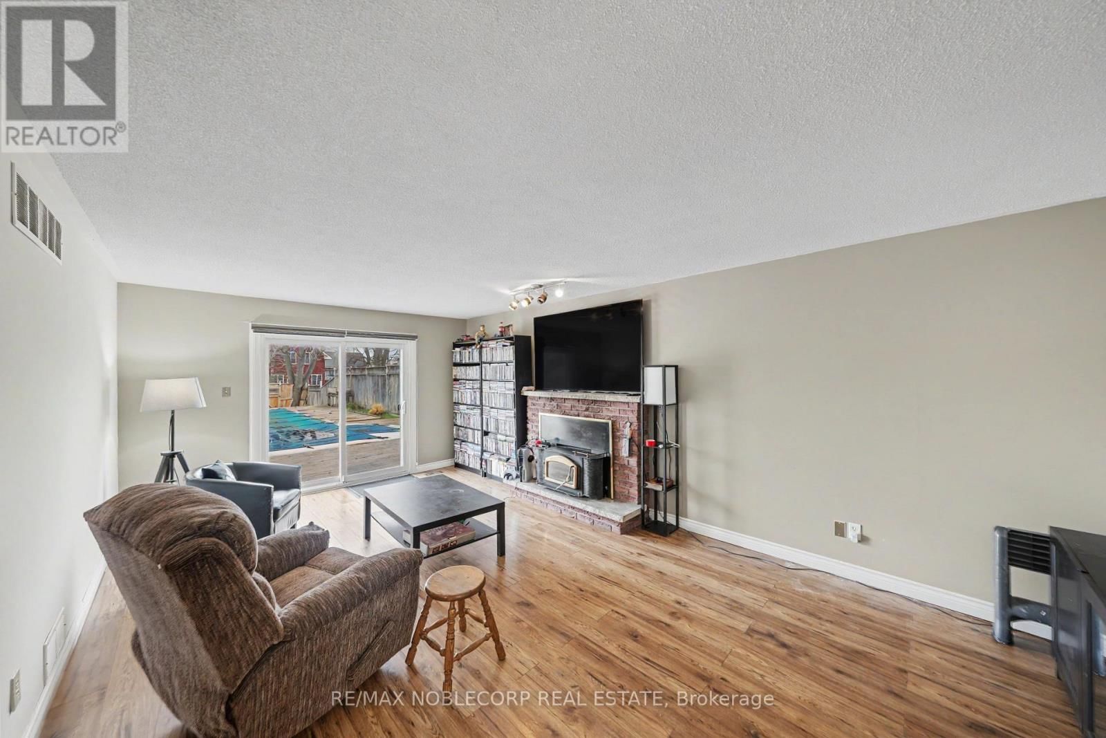 24 MAPLE AVENUE WEST Image 19