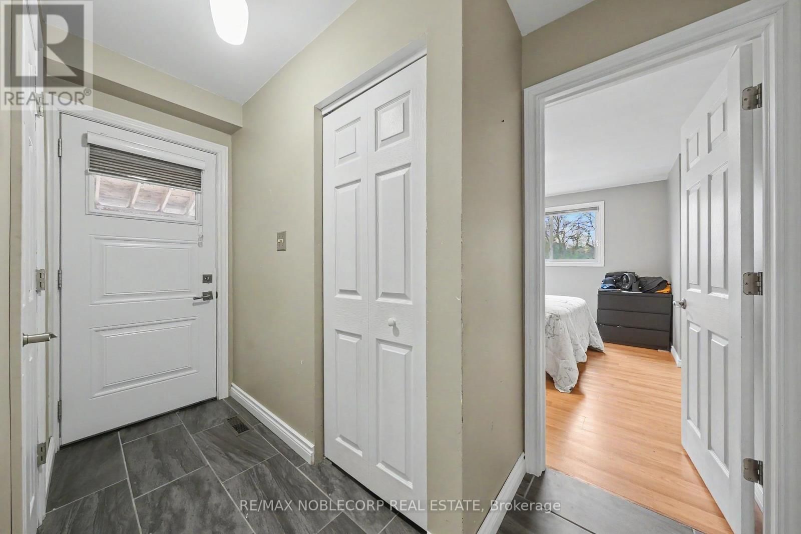 24 MAPLE AVENUE WEST Image 24