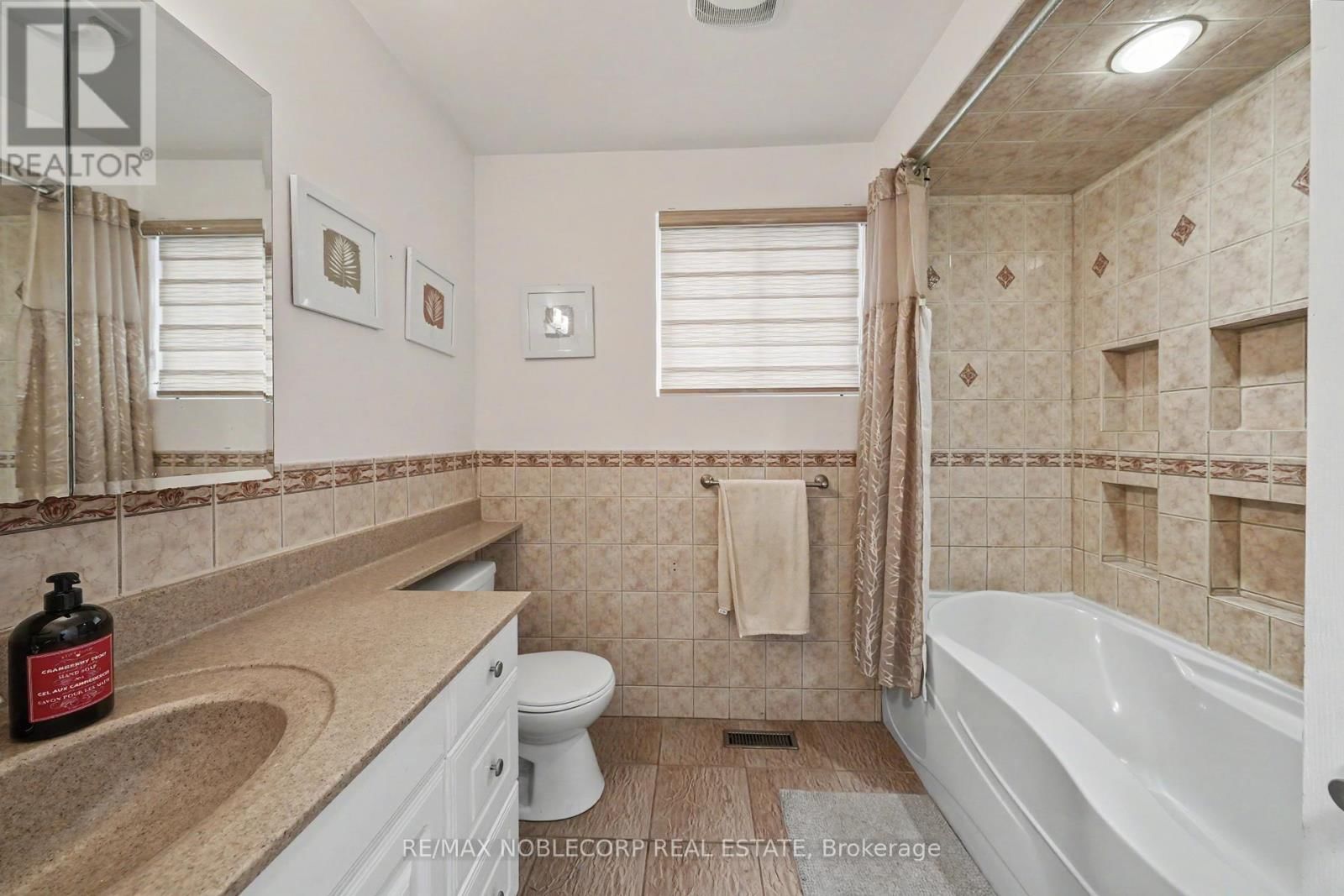 24 MAPLE AVENUE WEST Image 38