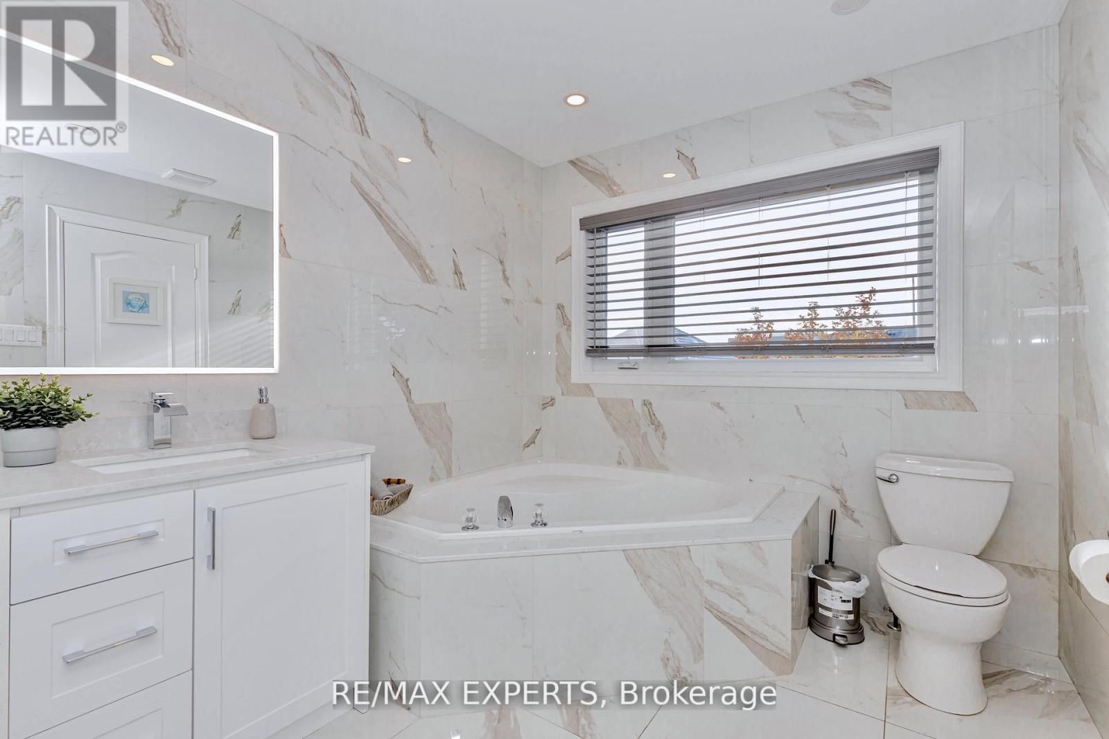 193 FAIRLANE CRESCENT Image 25