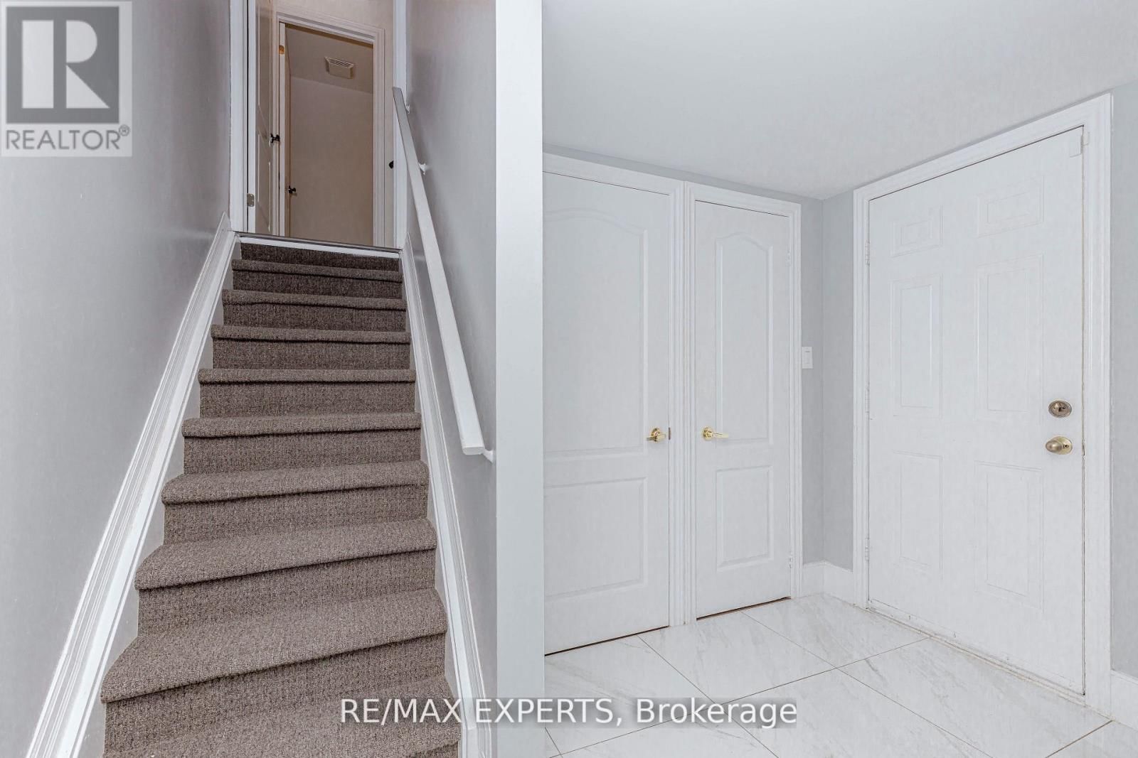 193 FAIRLANE CRESCENT Image 32