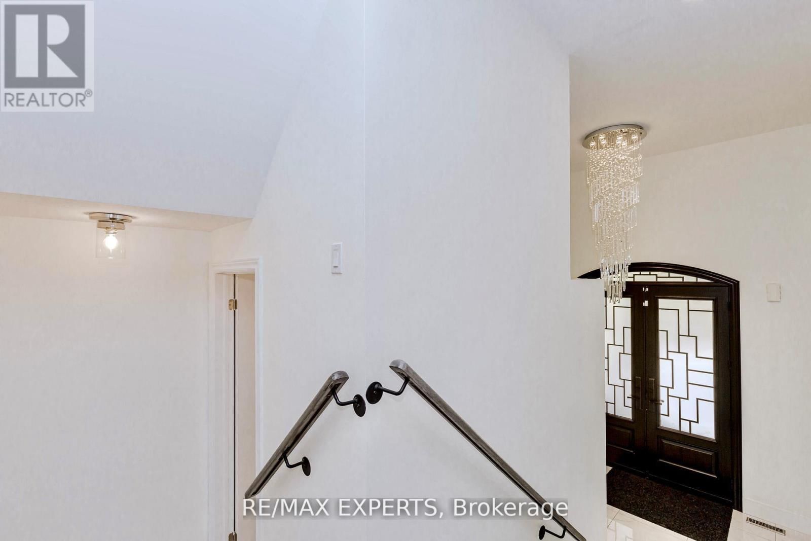 193 FAIRLANE CRESCENT Image 5