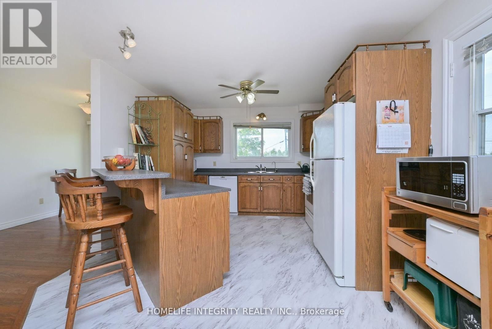 7145 FOURTH LINE Image 14