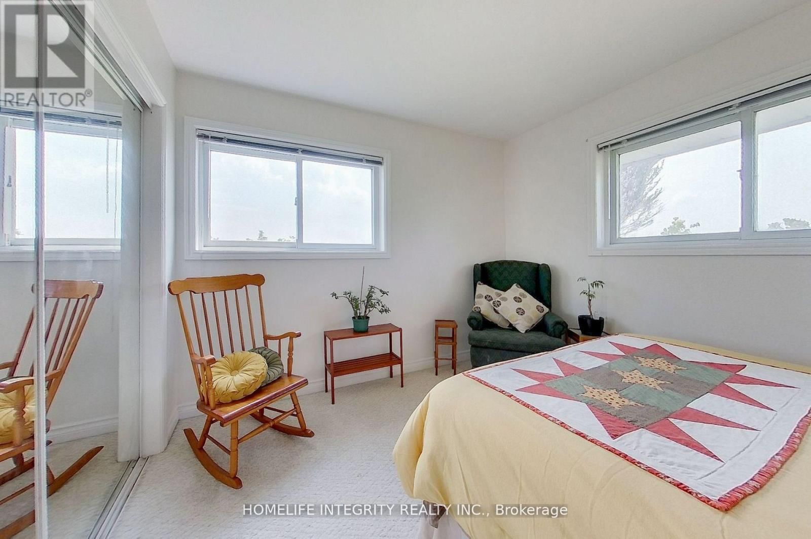 7145 FOURTH LINE Image 18