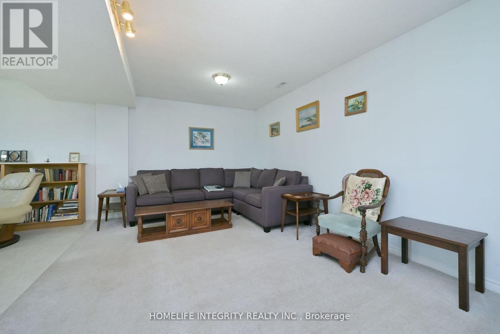 7145 FOURTH LINE Image 24