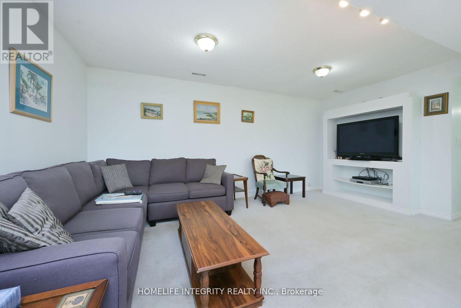 7145 FOURTH LINE Image 25