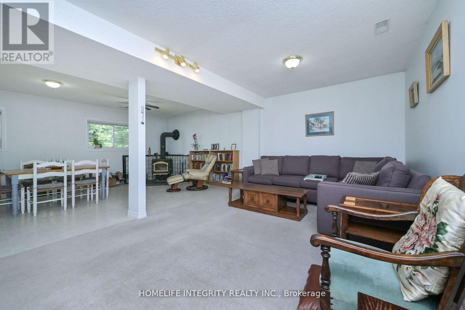 7145 FOURTH LINE Image 26