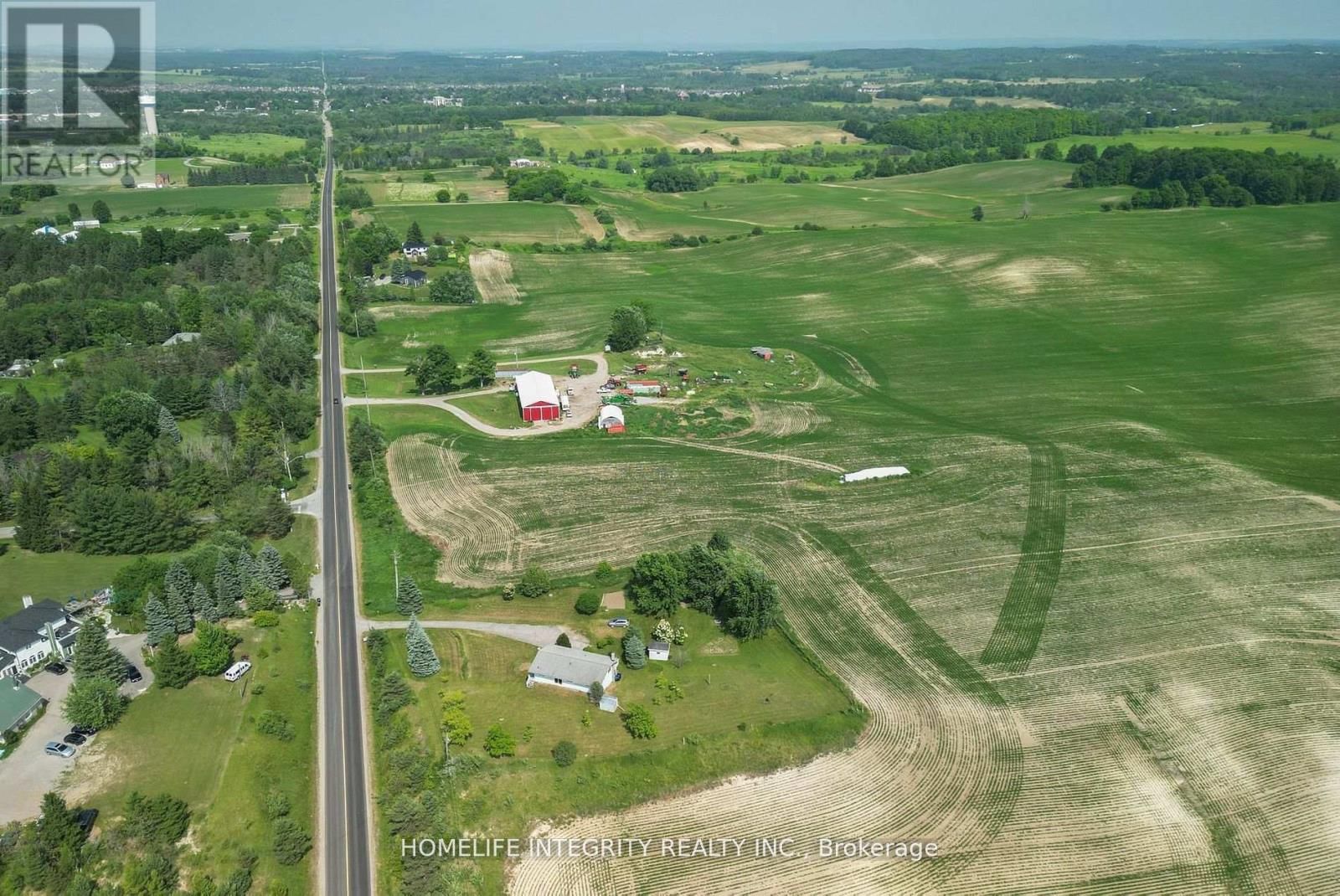 7145 FOURTH LINE Image 40