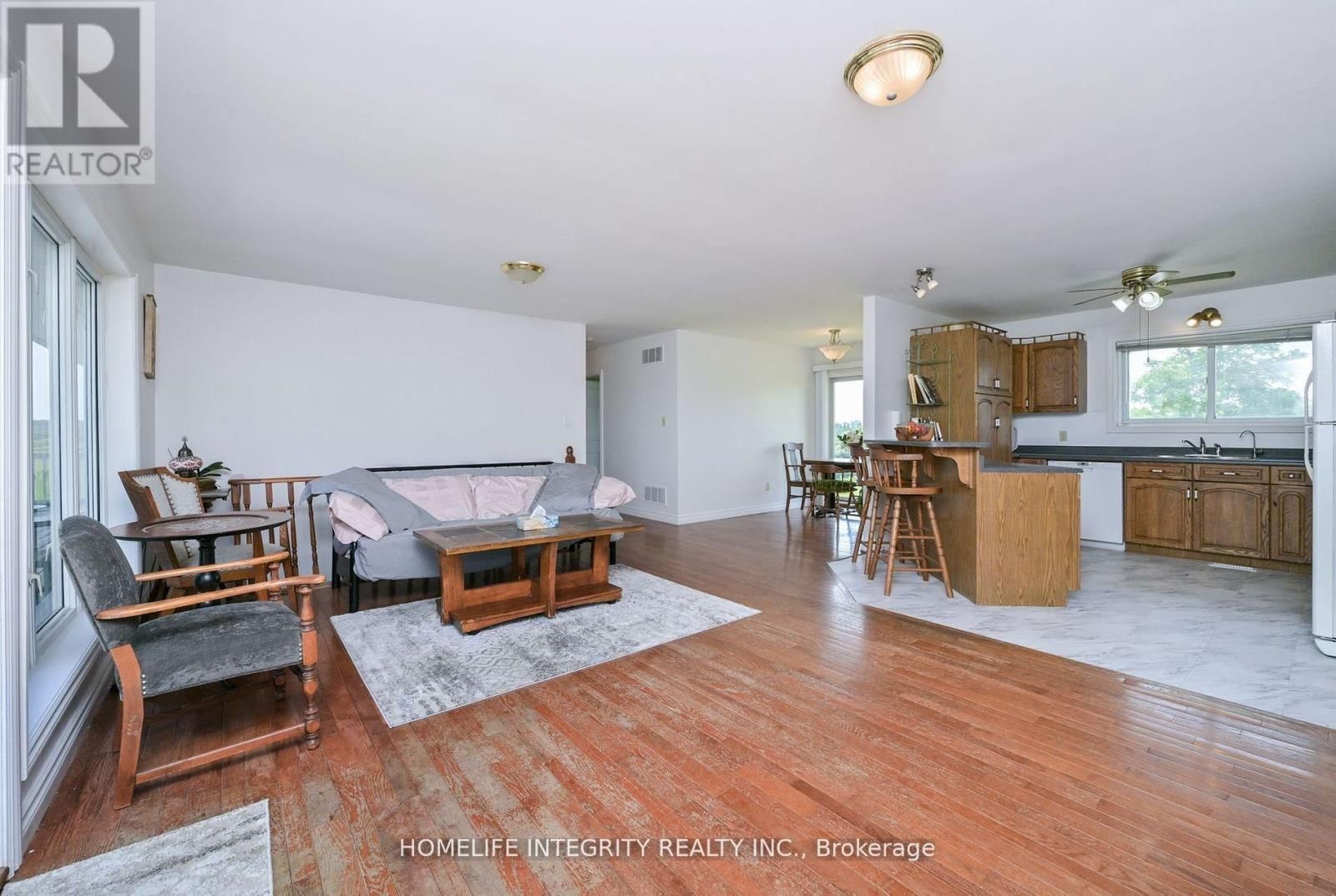 7145 FOURTH LINE Image 9