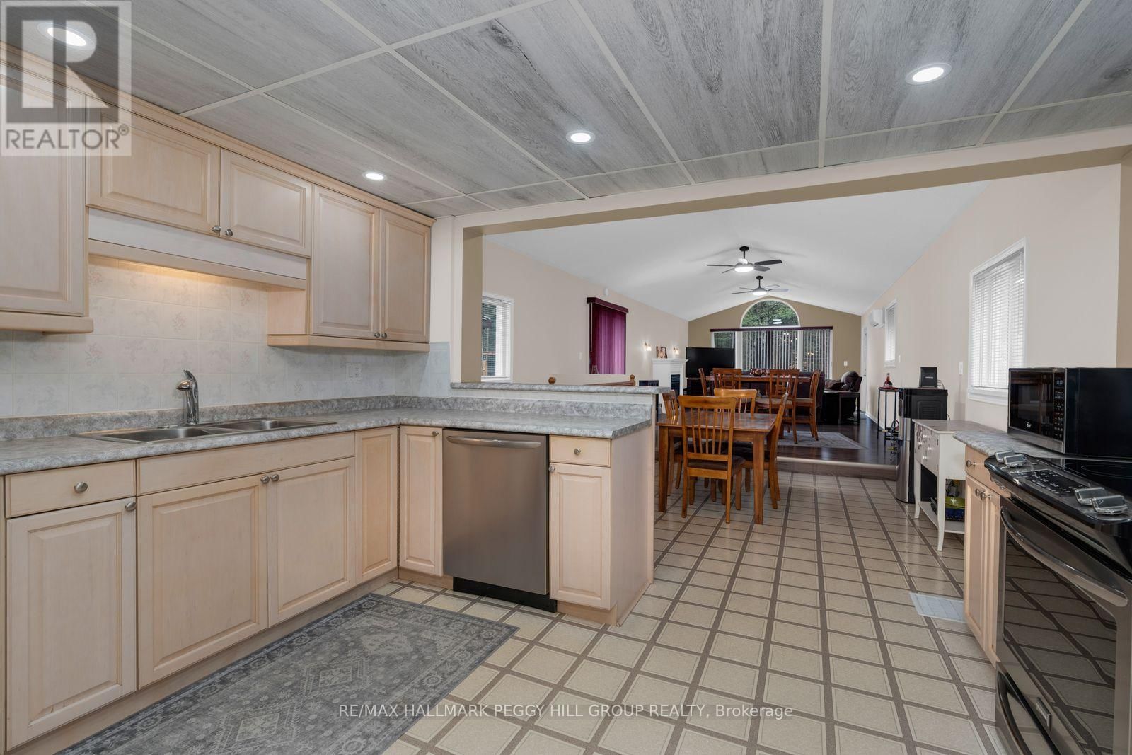 8225 MAIN STREET LISLE Image 5