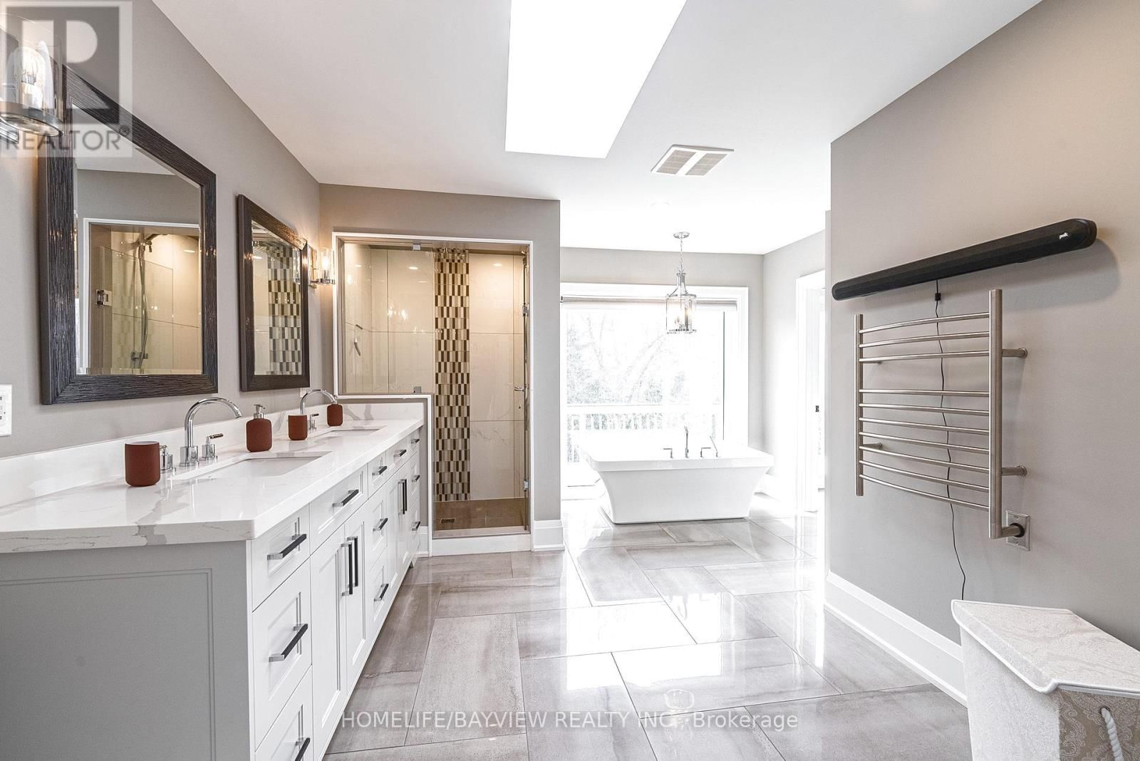 25 WHISPERING PINE TRAIL Image 24