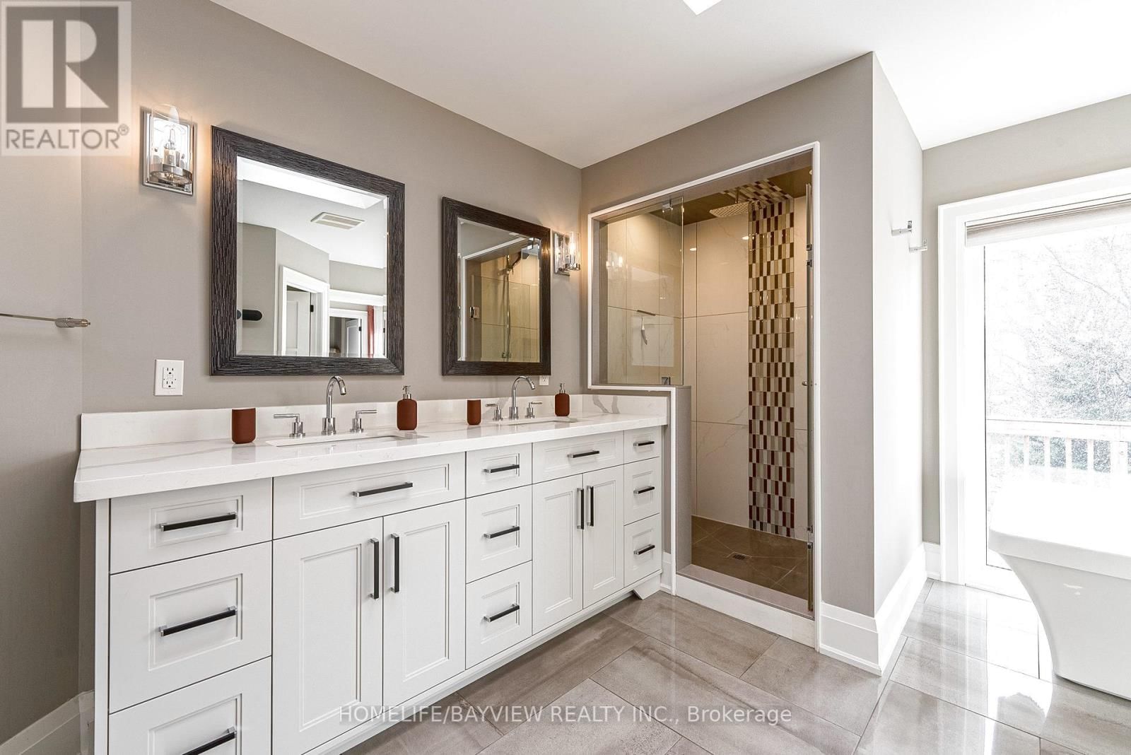 25 WHISPERING PINE TRAIL Image 27