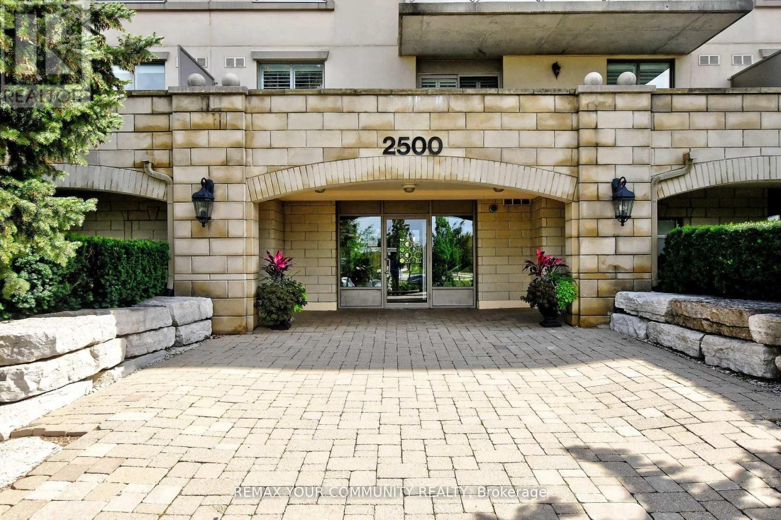 502 - 2500 RUTHERFORD ROAD Image 3