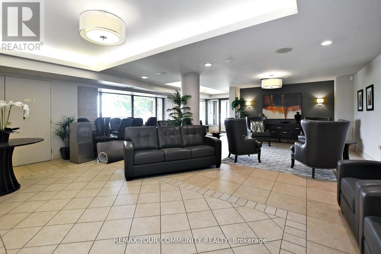 502 - 2500 RUTHERFORD ROAD Image 4