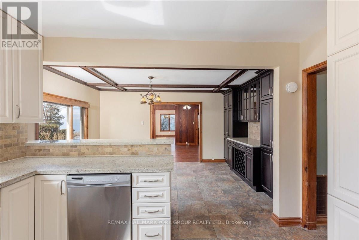 181 LAKE DRIVE NORTH Image 18