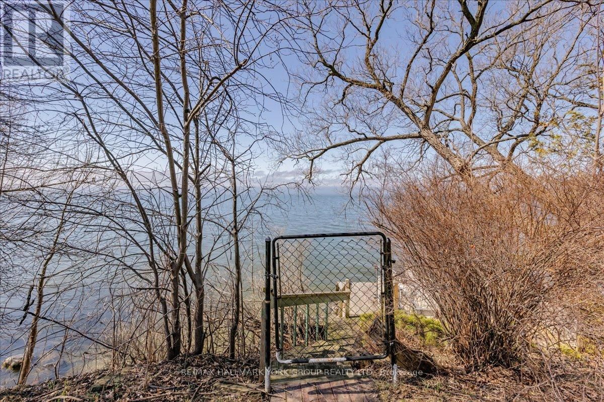 181 LAKE DRIVE NORTH Image 42