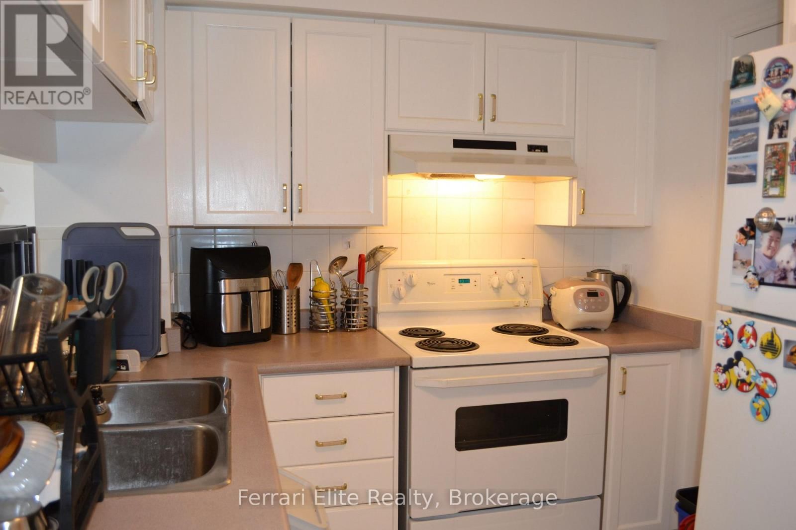 1112 - 9015 LESLIE STREET Image 9