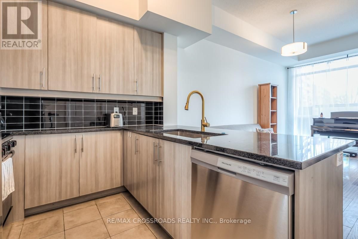 203 - 8110 BIRCHMOUNT ROAD Image 13