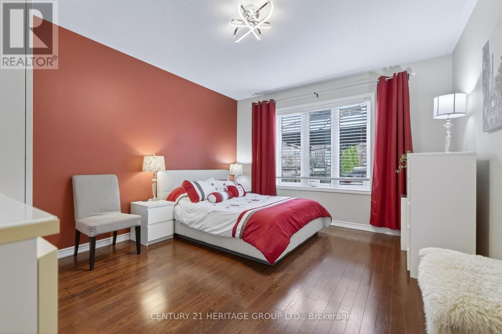 136 RIVEREDGE DRIVE Image 18