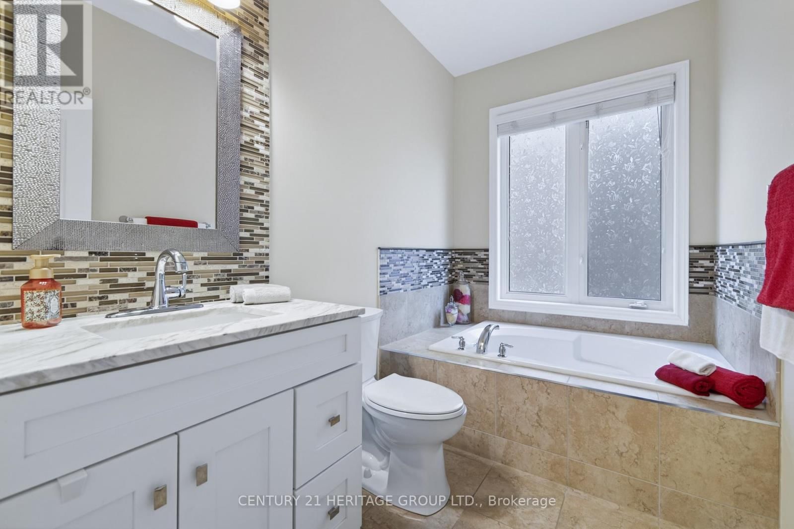 136 RIVEREDGE DRIVE Image 20