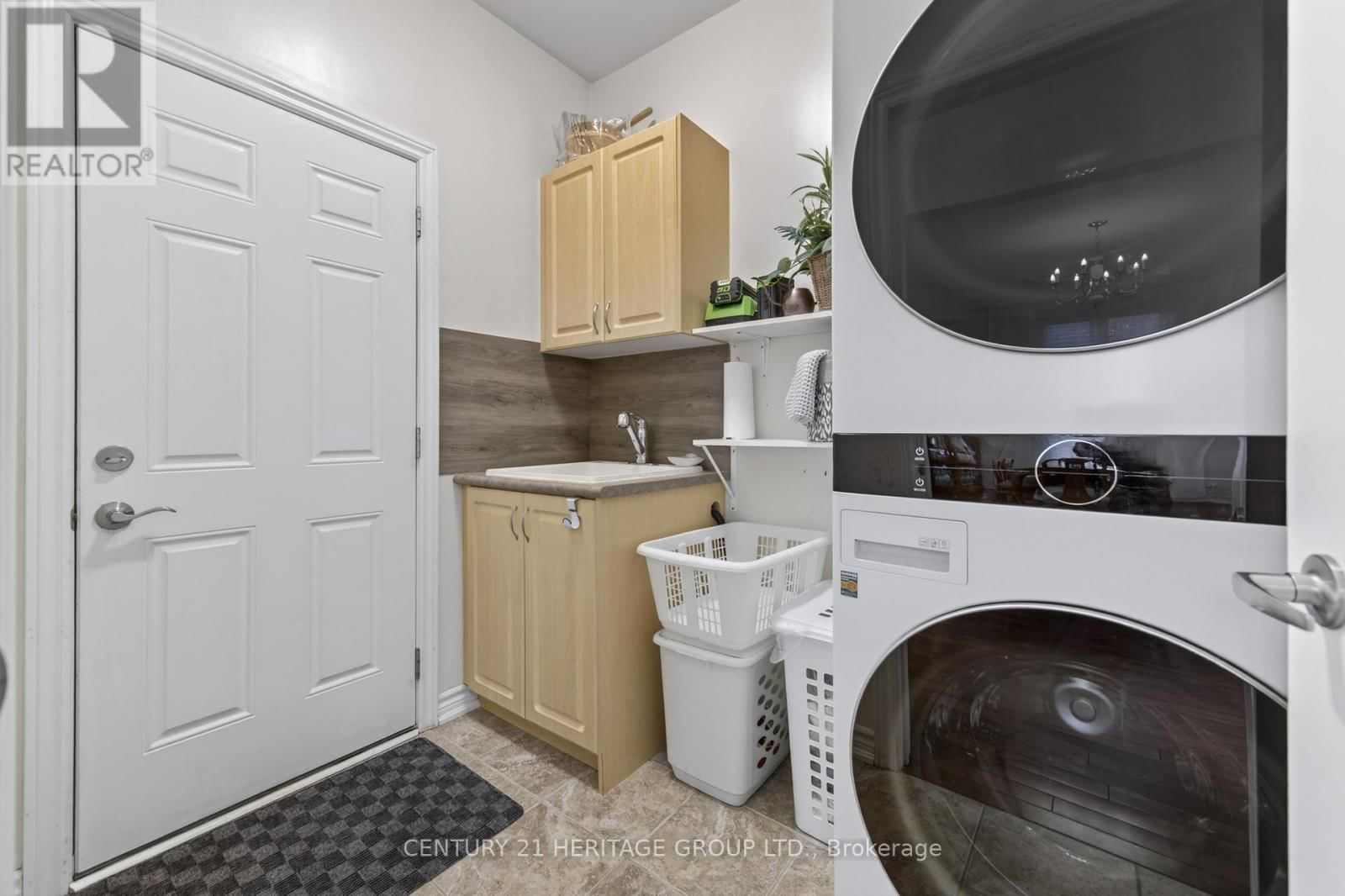 136 RIVEREDGE DRIVE Image 25