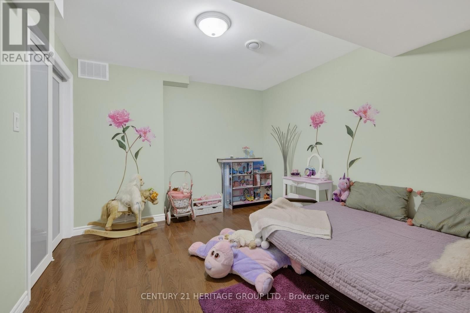 136 RIVEREDGE DRIVE Image 26