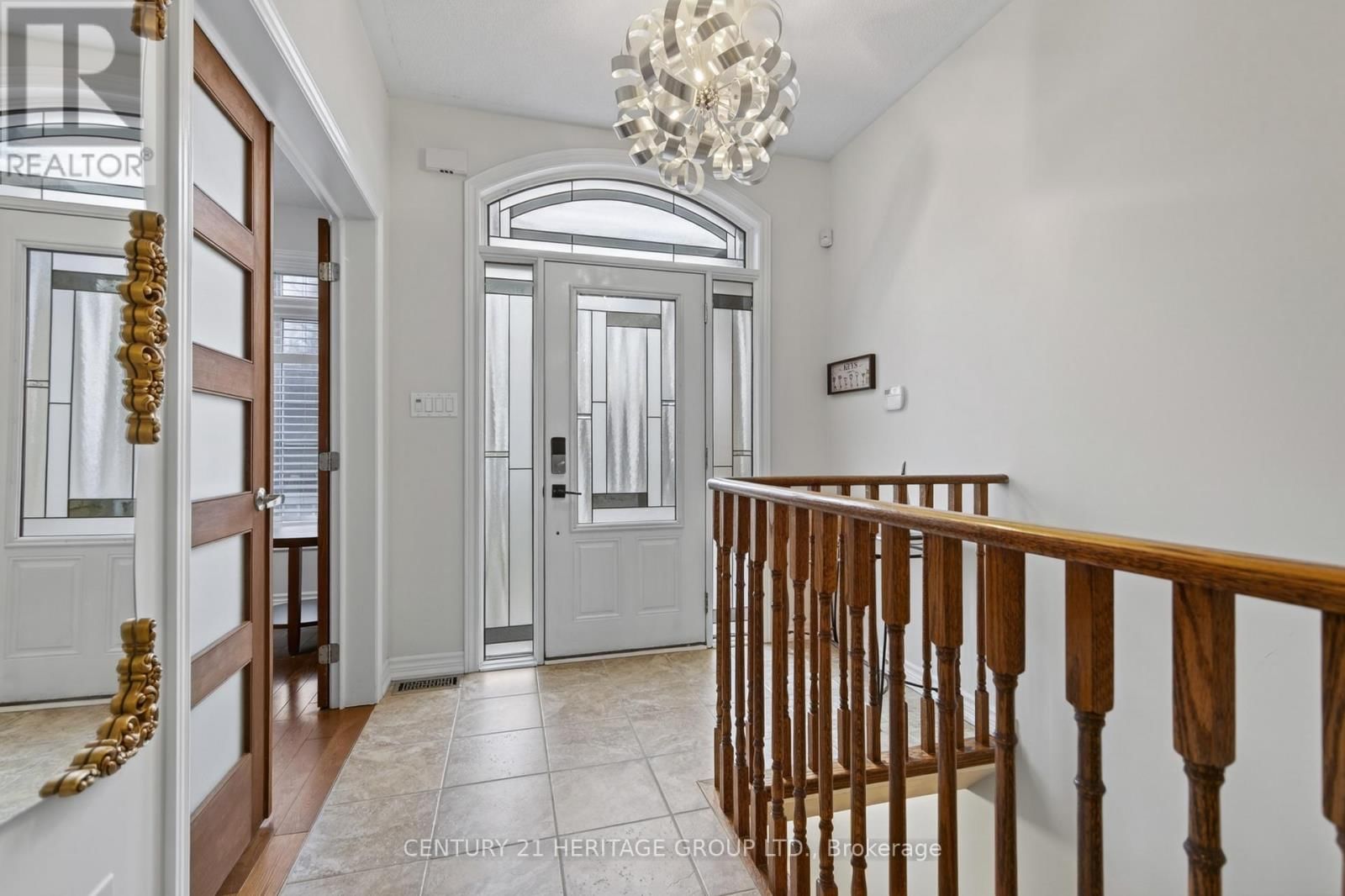 136 RIVEREDGE DRIVE Image 4