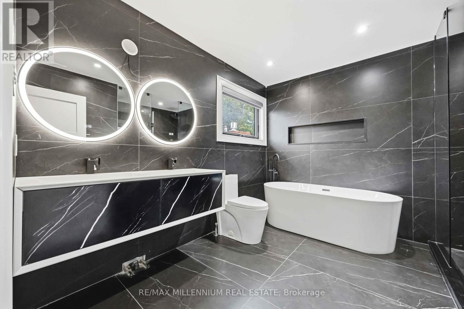 14 PORTREE CRESCENT Image 23