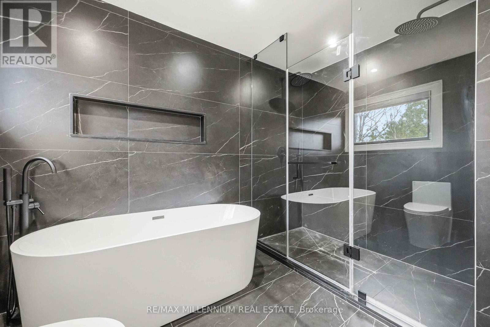 14 PORTREE CRESCENT Image 24