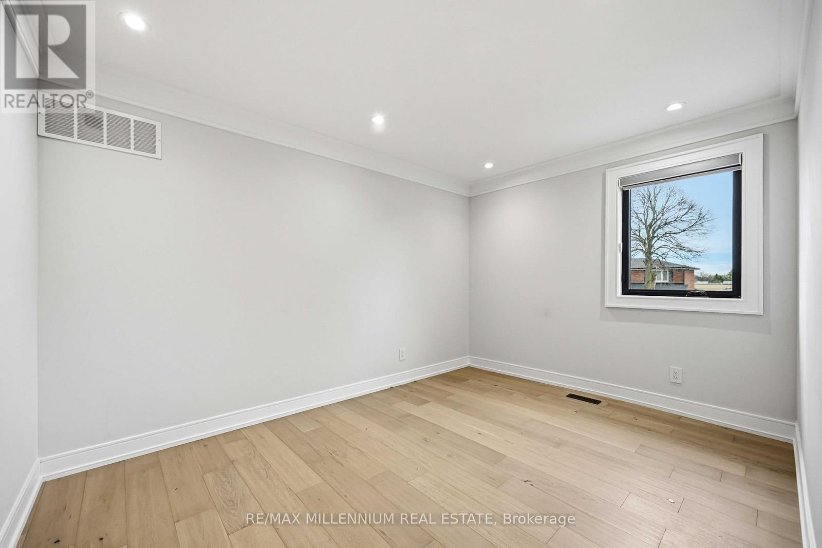 14 PORTREE CRESCENT Image 28