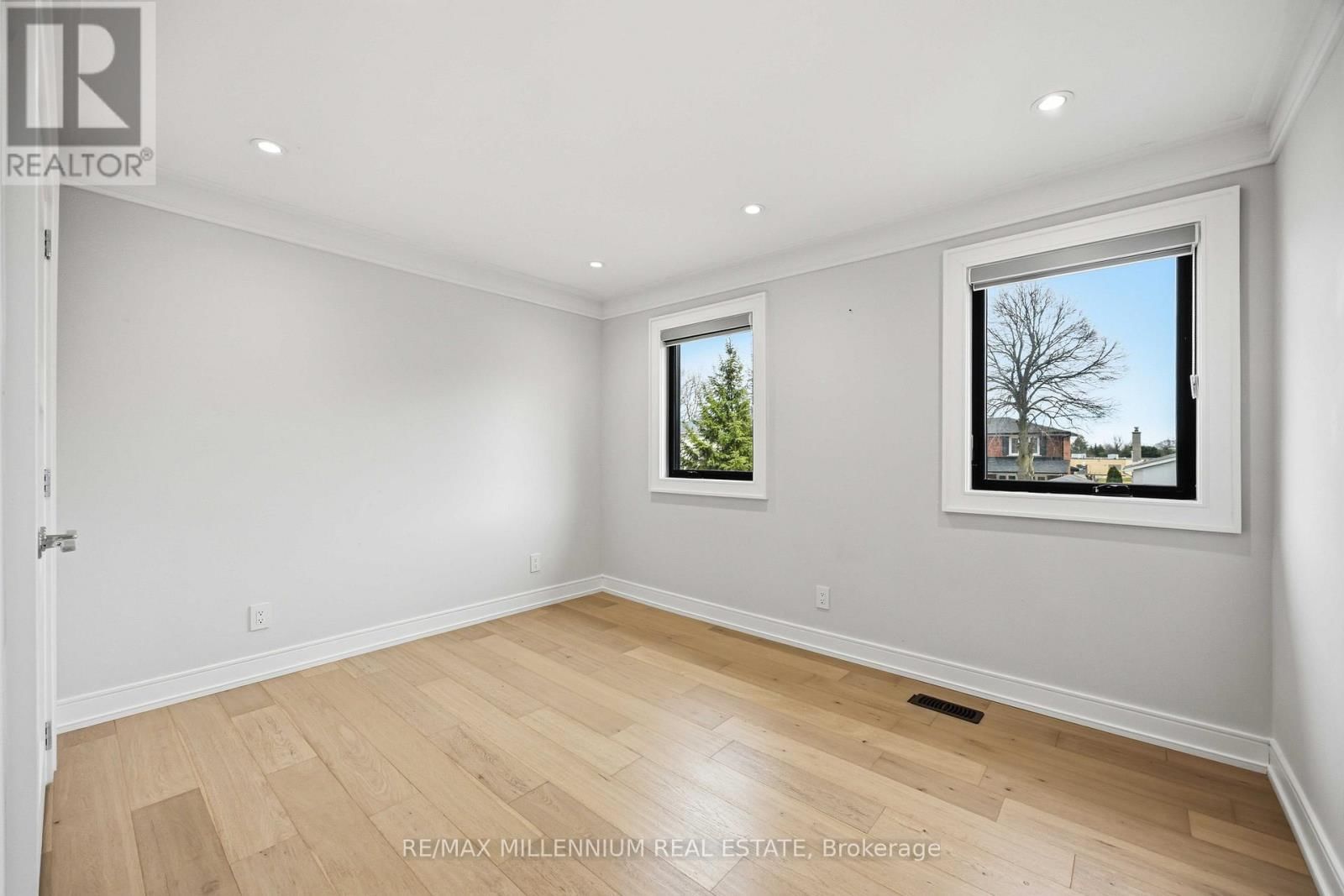 14 PORTREE CRESCENT Image 35