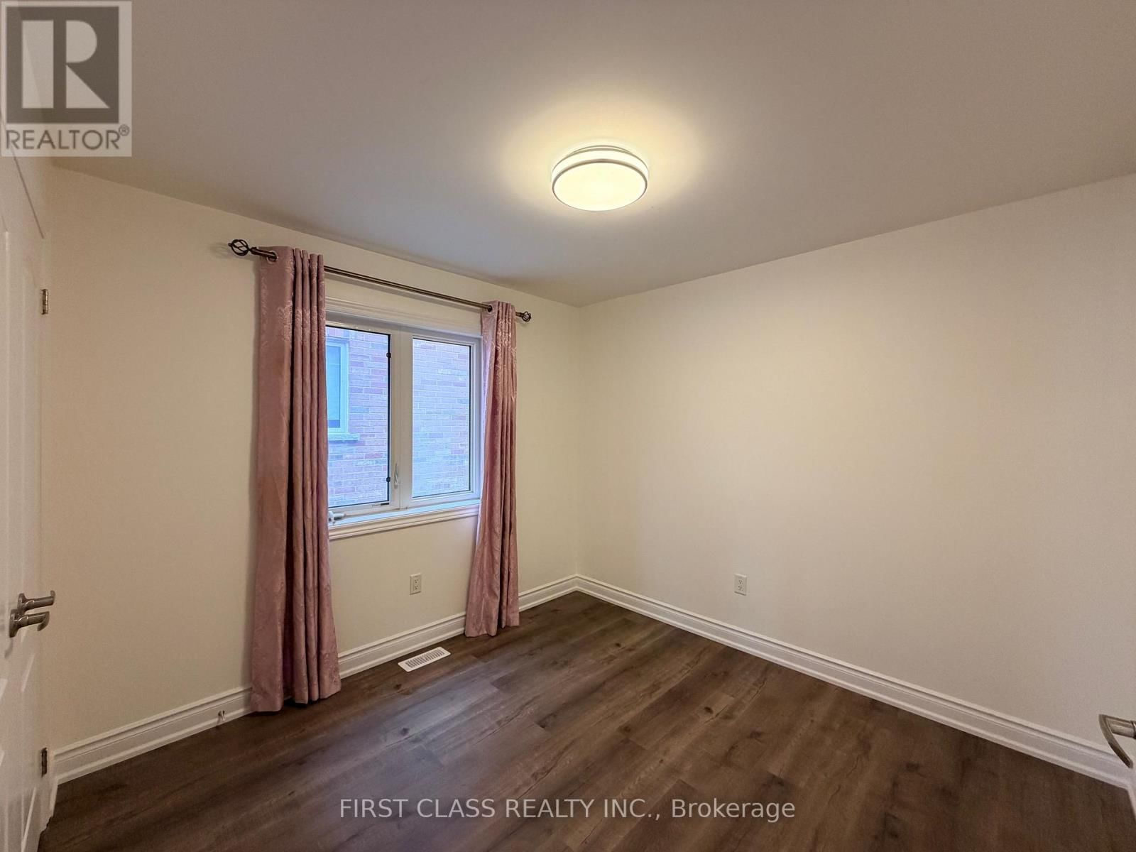 70 LIVANTE COURT Image 12