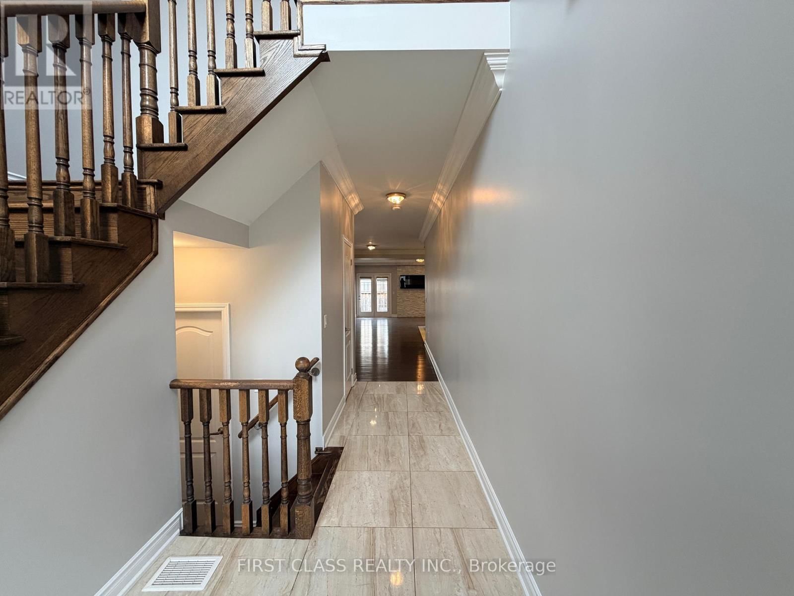 70 LIVANTE COURT Image 3